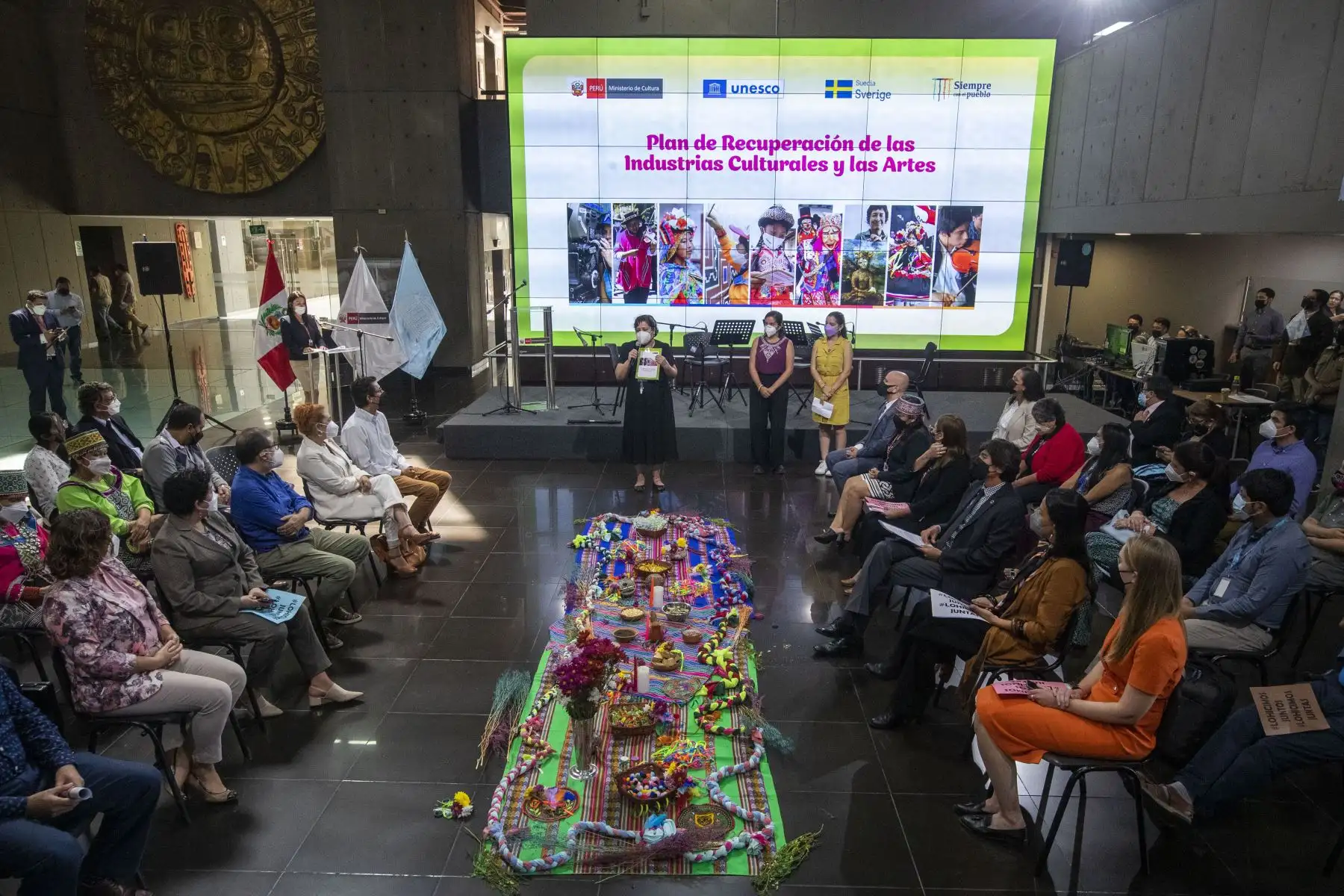 Ceremonia de lanzamiento del Plan de Recuperación de las Industrias Culturales y las Artes al 2030, que es un instrumento de gestión del Ministerio de Cultura, elaborado por la Dirección General de Industrias Culturales y Artes, con la asistencia técnica de UNESCO Perú y el apoyo del Gobierno de Suecia, con el objetivo de establecer la ruta a largo plazo para la reactivación del sector en respuesta al impacto del COVID19.  Foto: ANDINA/Carla Patiño