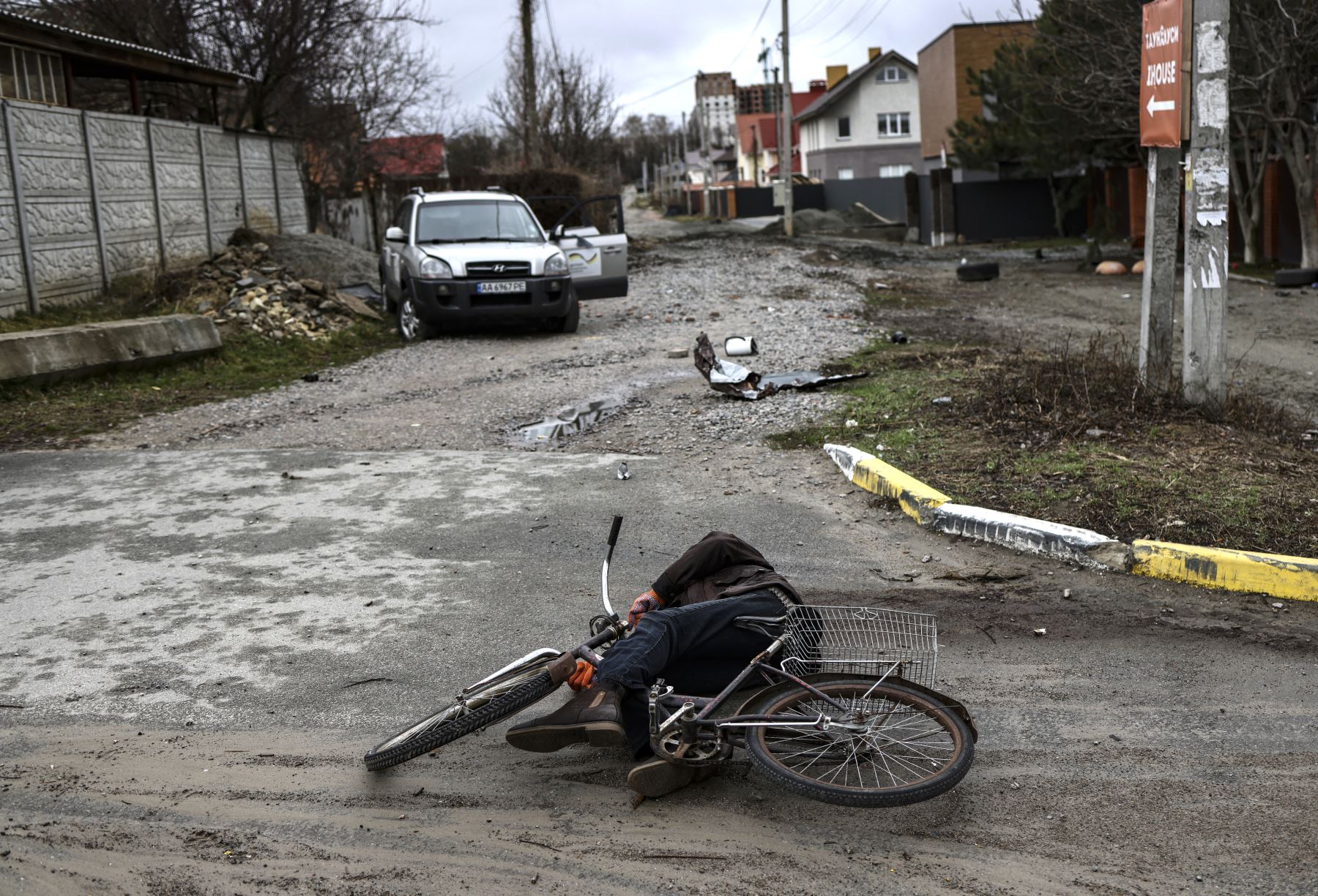 Comunidad internacional ha condenado las muertes de civiles en Bucha, ciudad a 30 km de Kiev. Foto: AFP