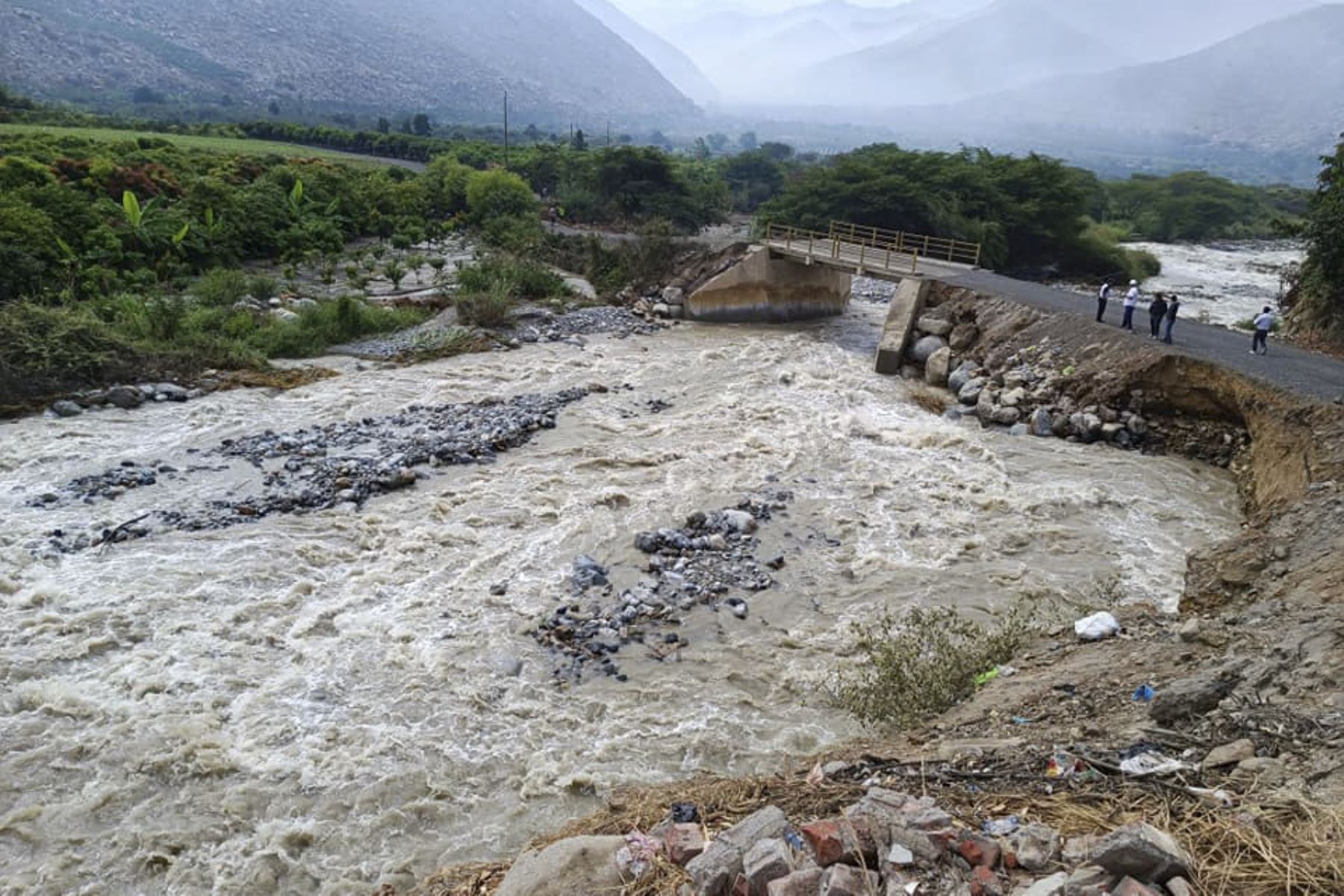 El caudal del río Nepeña (Áncash) creció el fin de semana, por lo que se ejecutan labores de protección. Foto: ANDINA/Difusión
