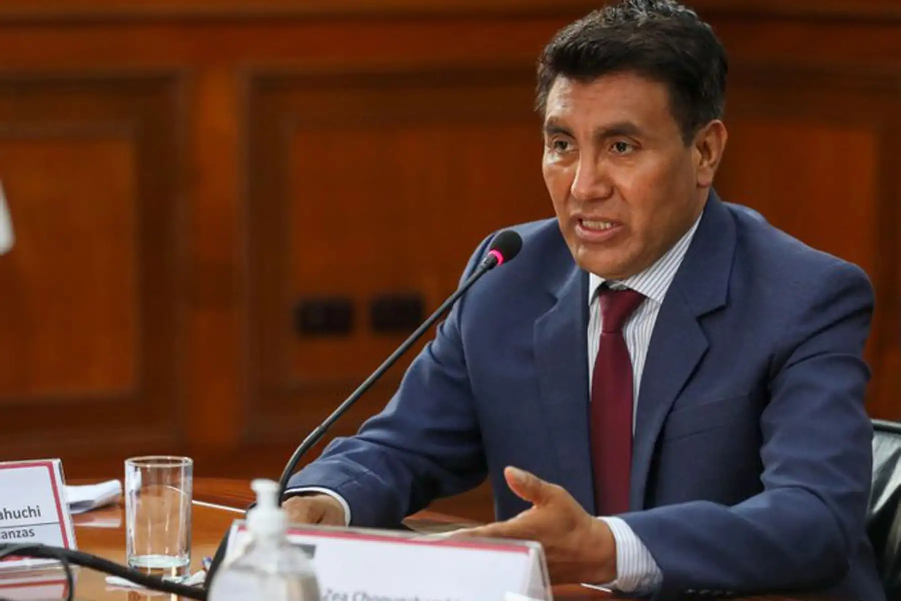 El ministro de Desarrollo Agrario y Riego, Óscar Zea, participa en reunión con integrantes de la mesa directiva del Congreso y voceros de bancadas. Foto: Midagri