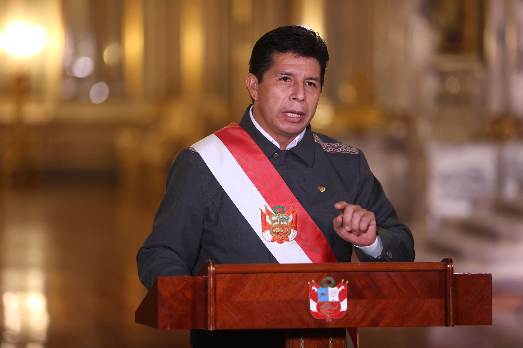 Presidente Castillo desmiente cualquier acto irregular en tesis de maestría