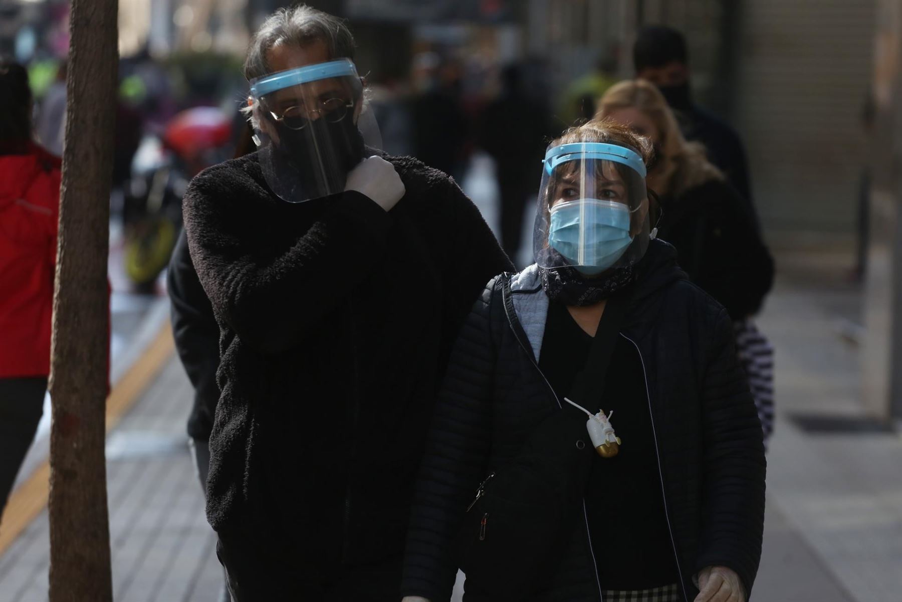 Chile elimina el uso obligatorio de mascarillas en exteriores.