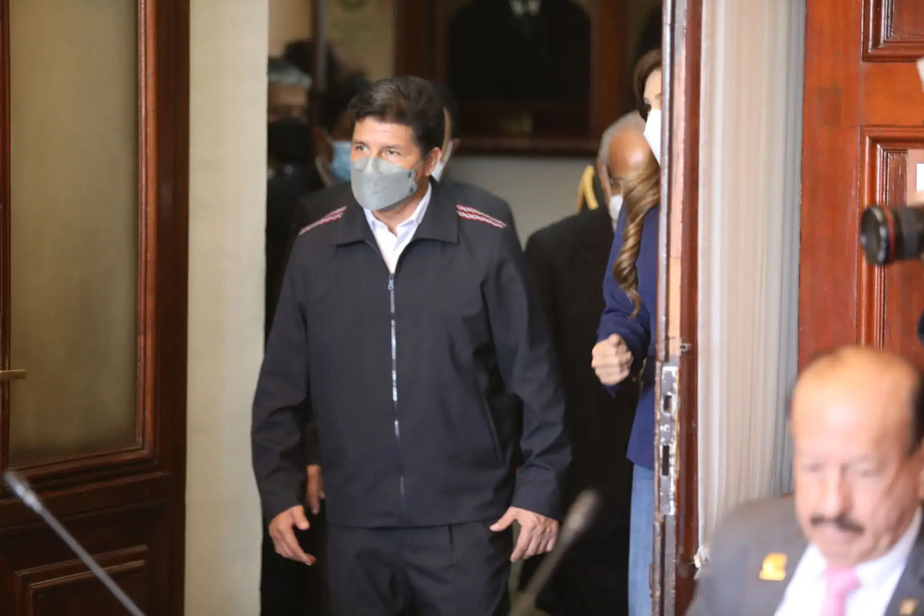 El presidente Pedro Castillo y ministros de Estado se reúnen con integrantes de la Mesa Directiva y voceros de bancadas, en atención a la invitación formulada por el Parlamento. Foto: Congreso