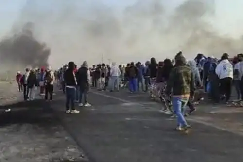 En ambas carreteras de ingreso a la ciudad de Arequipa, que fueron bloqueadas por las manifestantes, hay un fuerte resguardo policial para mantener el orden público en la zona.ANDINA/Difusión