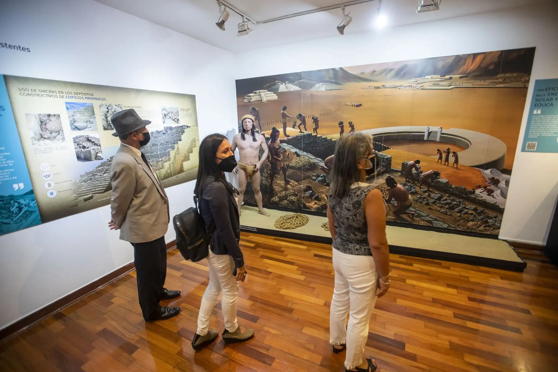«Los Valores de la Civilización Caral. Reflexiones para el Buen Vivir», es la exposición museográfica más completa para conocer y entender cómo fue el proceso civilizatorio en el continente americano, hace cinco mil años, desarrollada en el área norcentral del Perú, específicamente entre el valle de Supe y el valle de Huaura. Foto: ANDINA/Carla Patiño