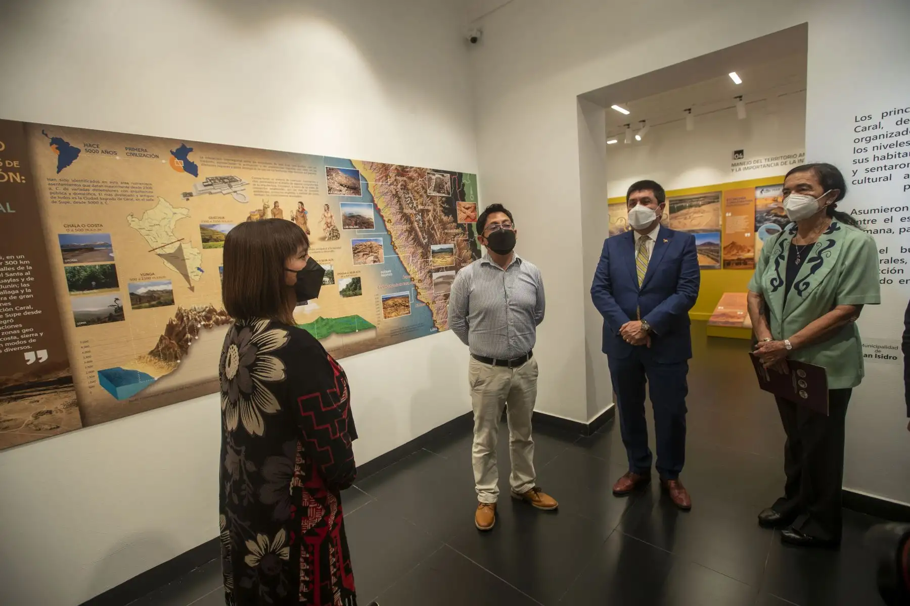 La arqueóloga Ruth Shady participó hoy en la inauguración de la muestra 