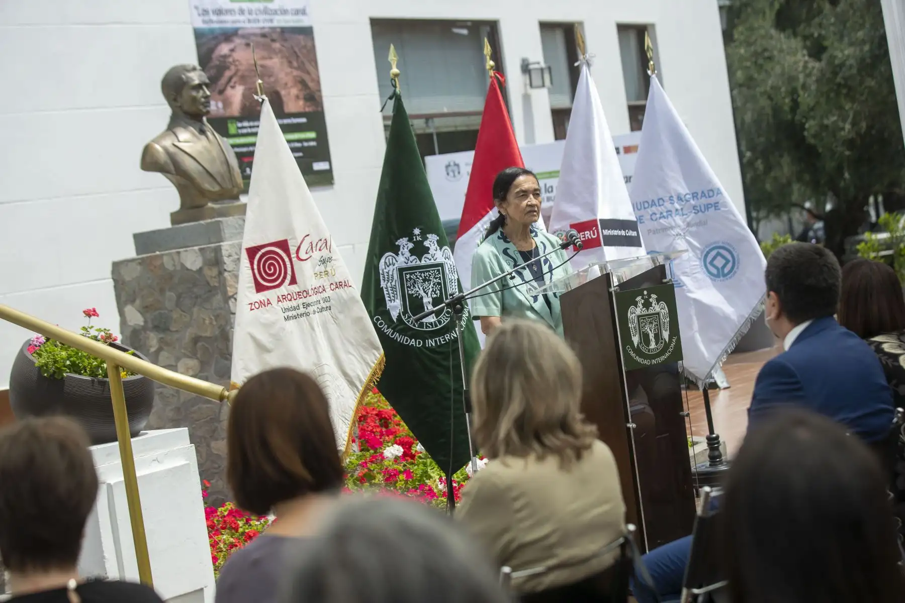 La actividad ceremonial estará presidida por la doctora Ruth Shady Solís, principal investigadora de la Civilización Caral y directora de la Zona Arqueológica Caral y el alcalde del distrito limeño de San Isidro, doctor Augusto Cáceres Viñas. Foto: Foto: ANDINA/Carla Patiño