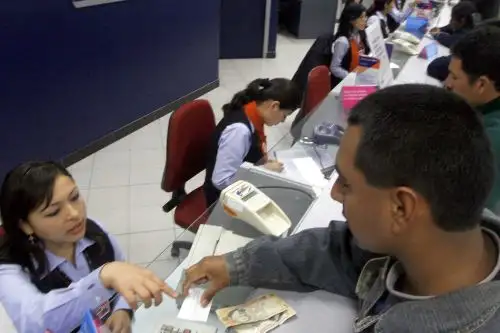 Atención bancaria.