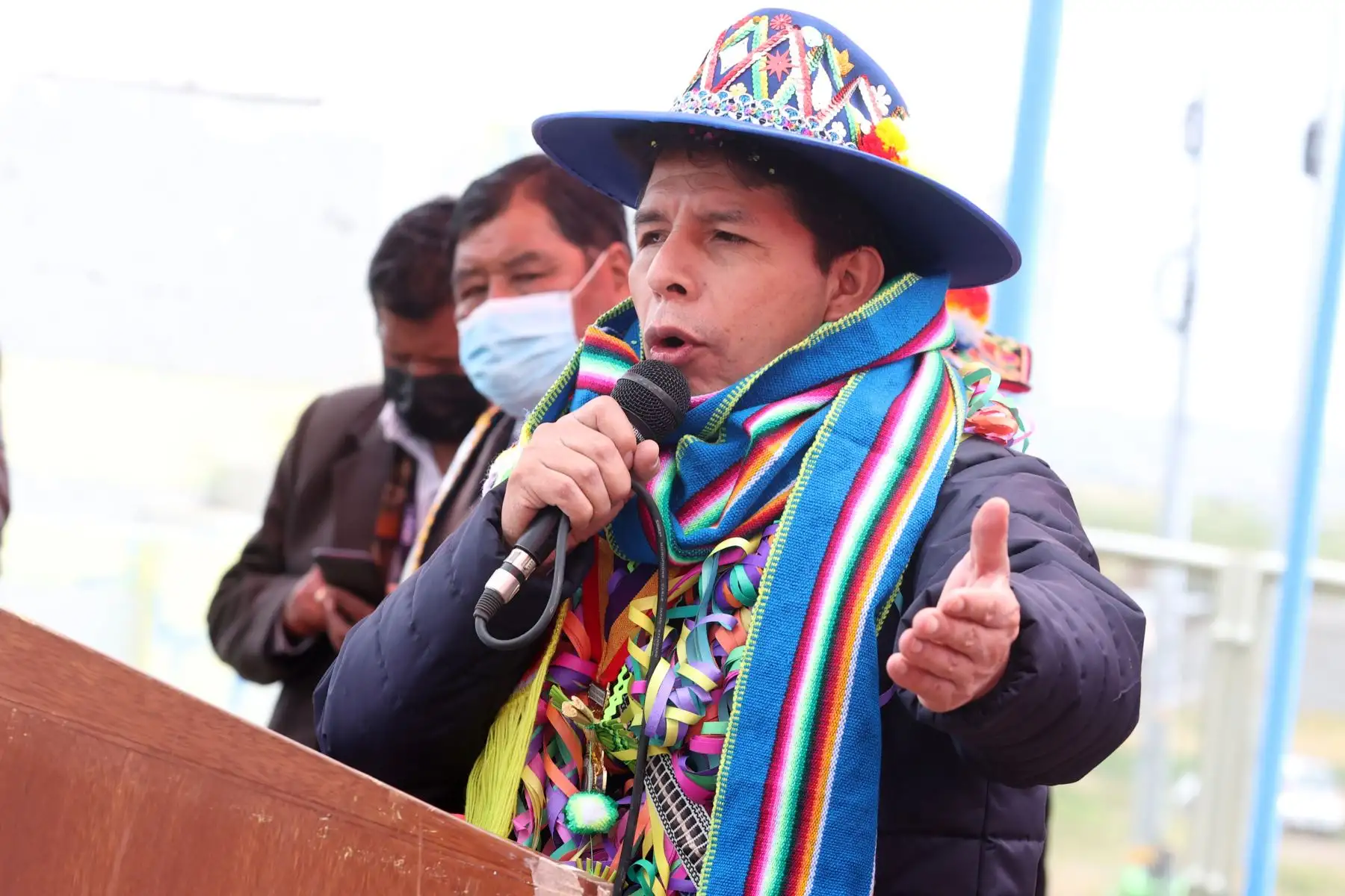 Jefe de Estado, Pedro Castillo, participa en la entrega de alimentos del Programa Qali Warma a la población vulnerable del distrito de Huata, provincia de Puno.Foto: ANDINA/Prensa Presidencia
