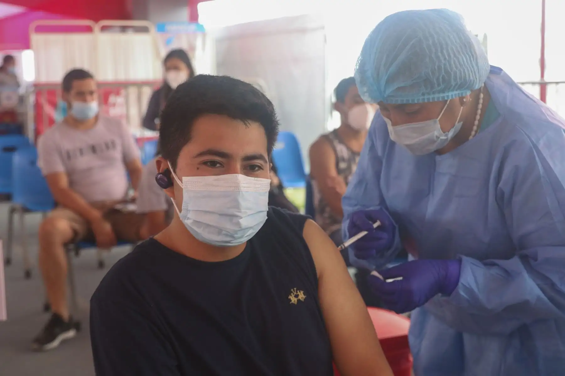 Minsa realiza jornada de  36 horas de vacunación contra la covid - 19 en el estadio Luis Gálvez Chipoco,en el distrito de Barranco. Foto: ANDINA/Eddy Ramos