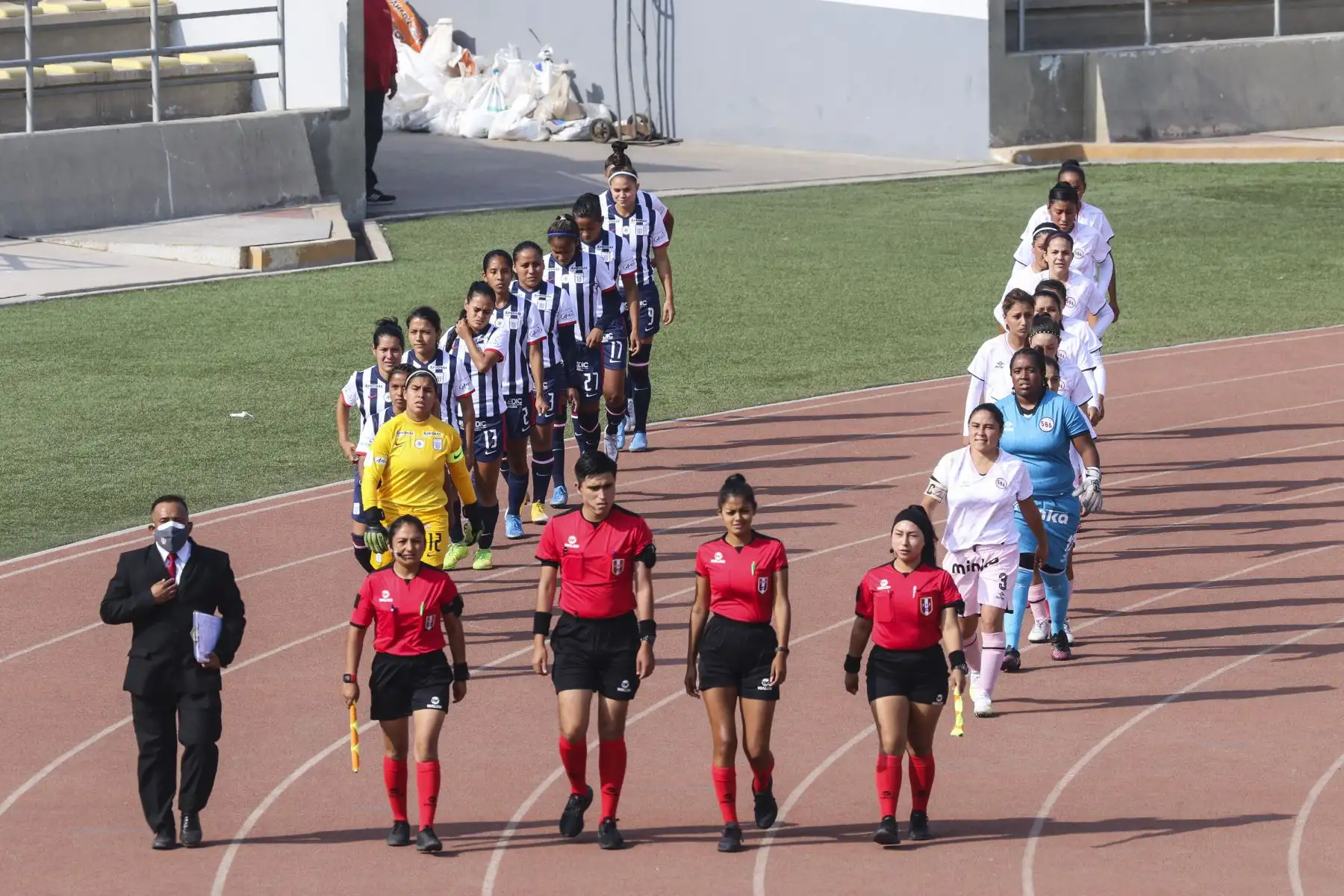 Alianza Lima enfrenta a Sport Boys en el inicio de la Liga 1 Femenina 2022, en el Estadio San Marcos. Foto: ANDINA/Eddy Ramos