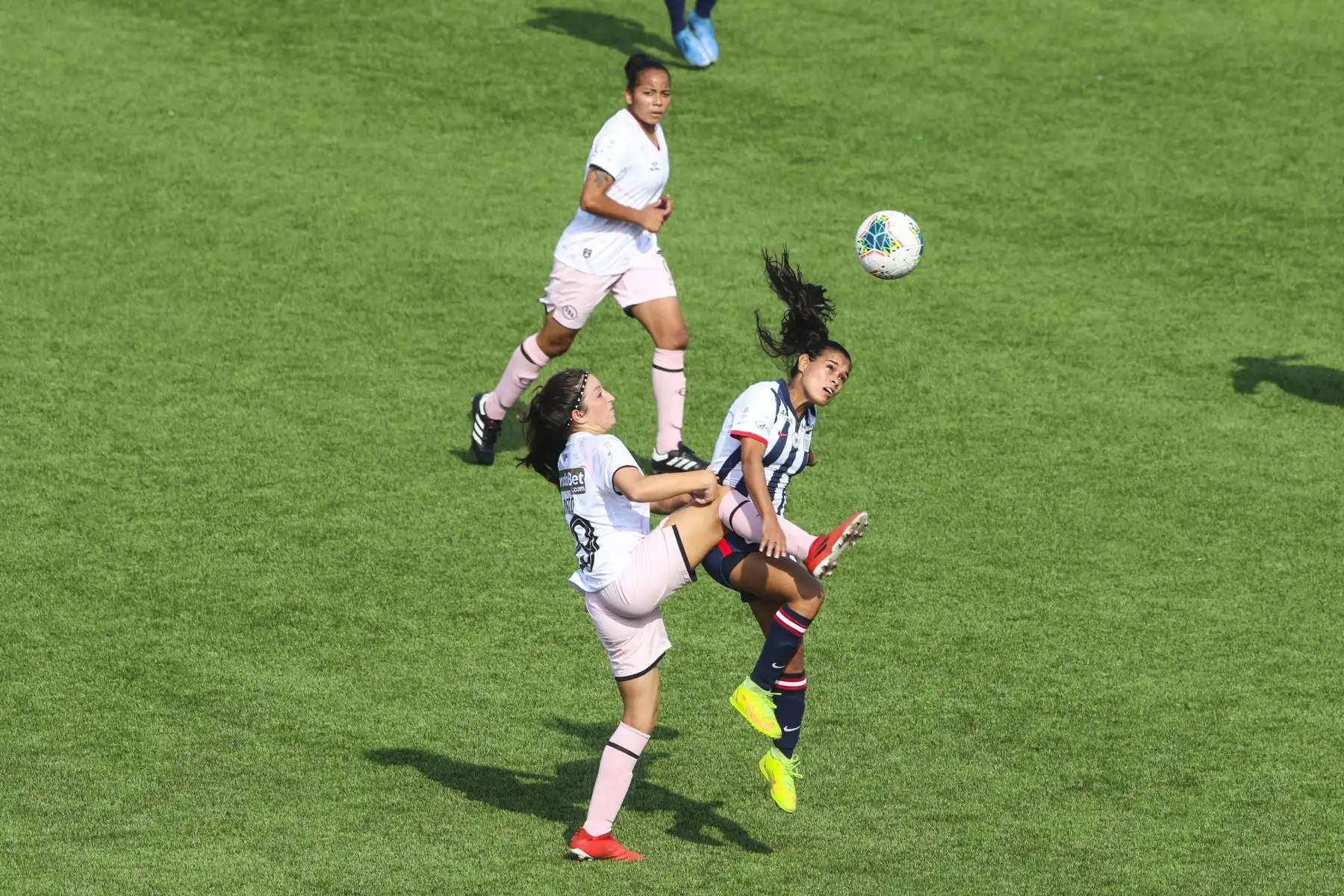 Alianza Lima enfrenta a Sport Boys en el inicio de la Liga 1 Femenina 2022, en el Estadio San Marcos. Foto: ANDINA/Eddy Ramos
