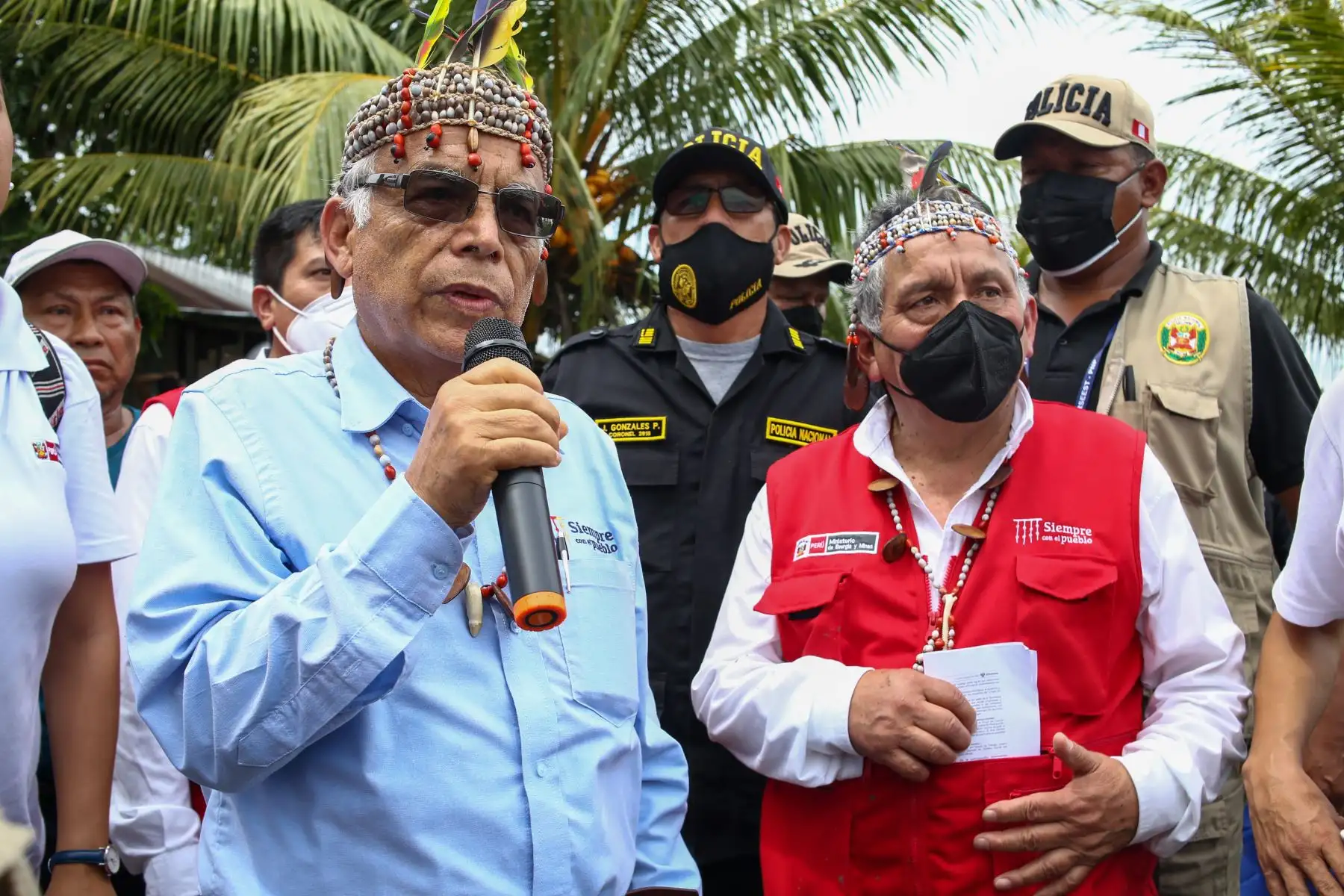 La Comisión de Alto Nivel del Poder Ejecutivo, encabezada por el presidente del Consejo de Ministros, Aníbal Torres, participó en la firma de un acta de compromiso destinada a garantizar la participación en el diálogo y la atención a la población del distrito de Puinahua, Loreto. Foto: ANDINA/PCM