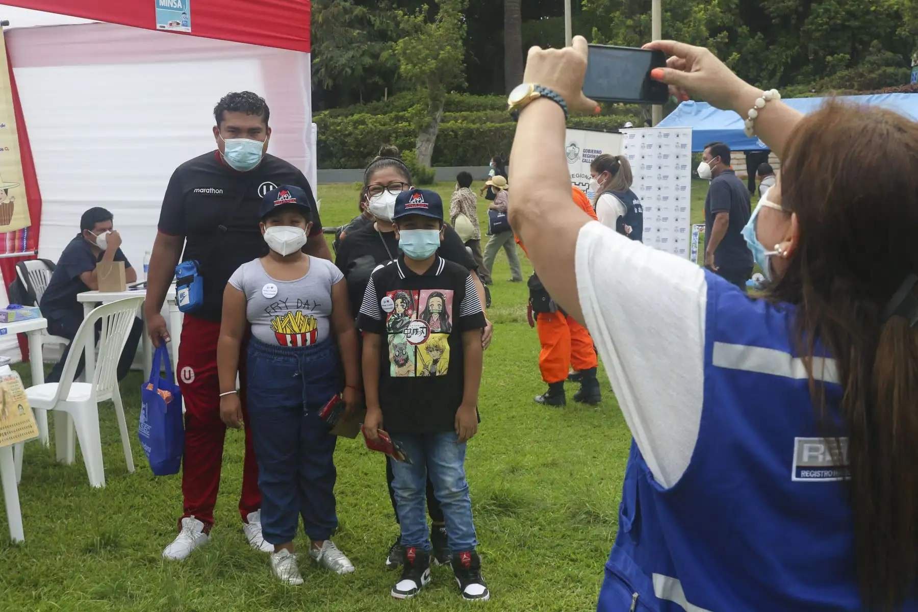 En el marco de las celebraciones por el Día del Niño Peruano, el ministerio de Salud viene realizando una campaña multisectorial de servicios de salud contra la covid 19 en el Parque de las Leyendas en San Miguel. Foto: ANDINA/ Eddy Ramos