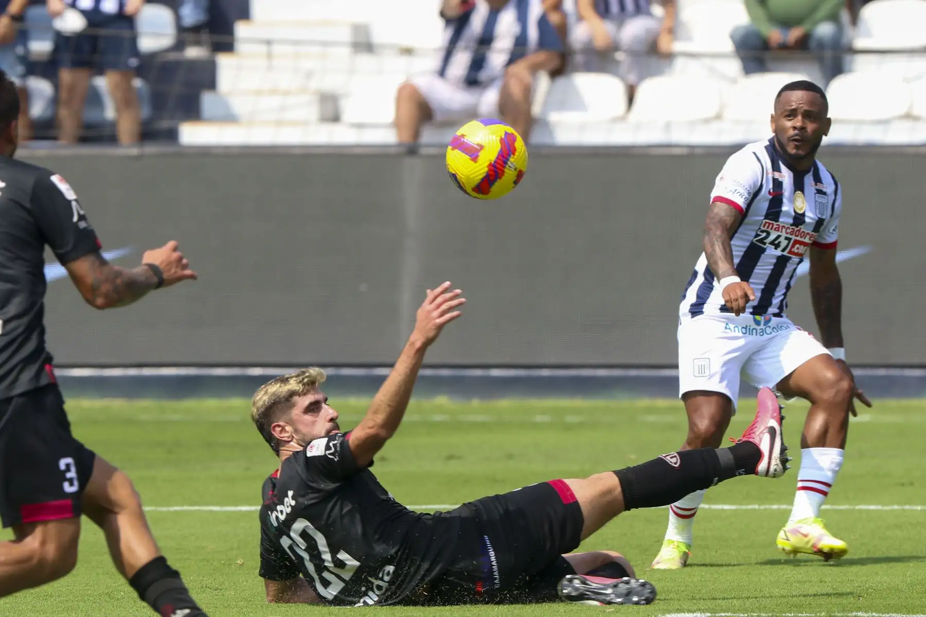 Alianza Lima se enfrenta a UTC en un partido de la fecha 9 de la Liga 1 en el Estadio Alejandro Villanueva en la Victoria. Foto: ANDINA/Eddy Ramos