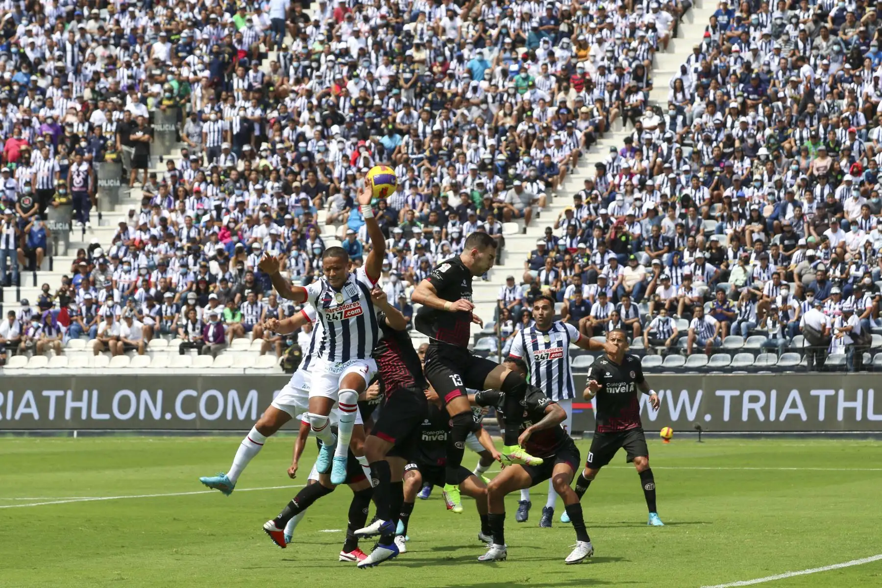 Alianza Lima se enfrenta a UTC en un partido de la fecha 9 de la Liga 1 en el Estadio Alejandro Villanueva en la Victoria. Foto: ANDINA/Eddy Ramos