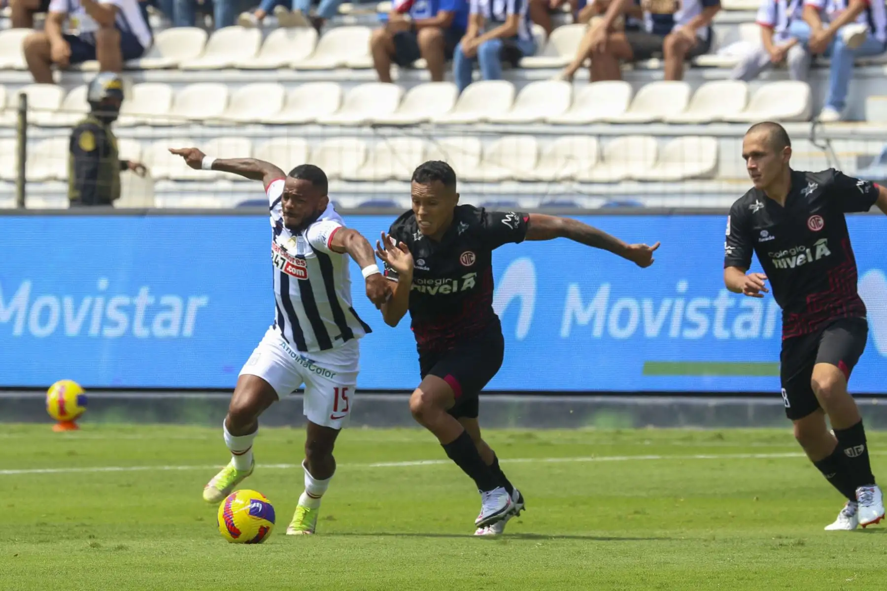 Alianza Lima se enfrenta a UTC en un partido de la fecha 9 de la Liga 1 en el Estadio Alejandro Villanueva en la Victoria. Foto: ANDINA/Eddy Ramos
