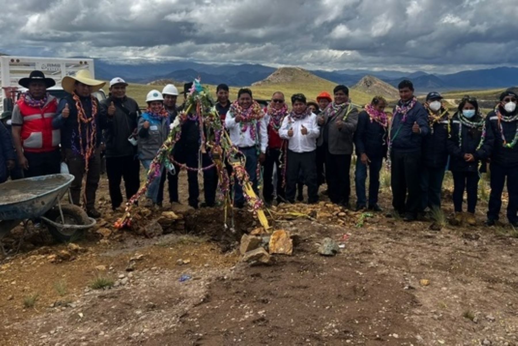 Inicio de trabajos para la nueva infraestructura sanitaria que realizará el Minam, para la provincia de Azángaro, región Puno. Foto: Cortesía.