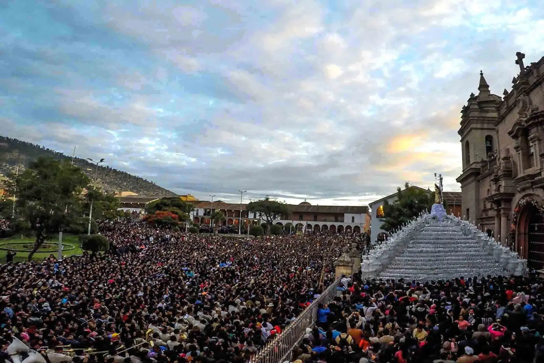 Ayacucho se consolida como importante destino turístico en Semana Santa por su impresionante tradición religiosa y cultural.ANDINA/Carlos Américo Lezama Villantoy