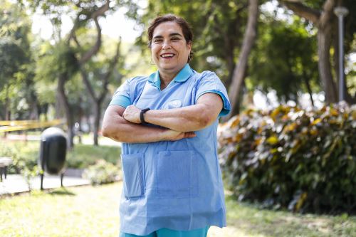 Liliana Muñoz Cabrejo trabaja hace más de 20 años en el programa de Control Hospitalario Especializado (Cophoes) del hospital Edgardo Rebagliati de EsSalud y es coordinadora de enfermería en cuidados paliativos. Fotos: ANDINA/Renato Pajuelo