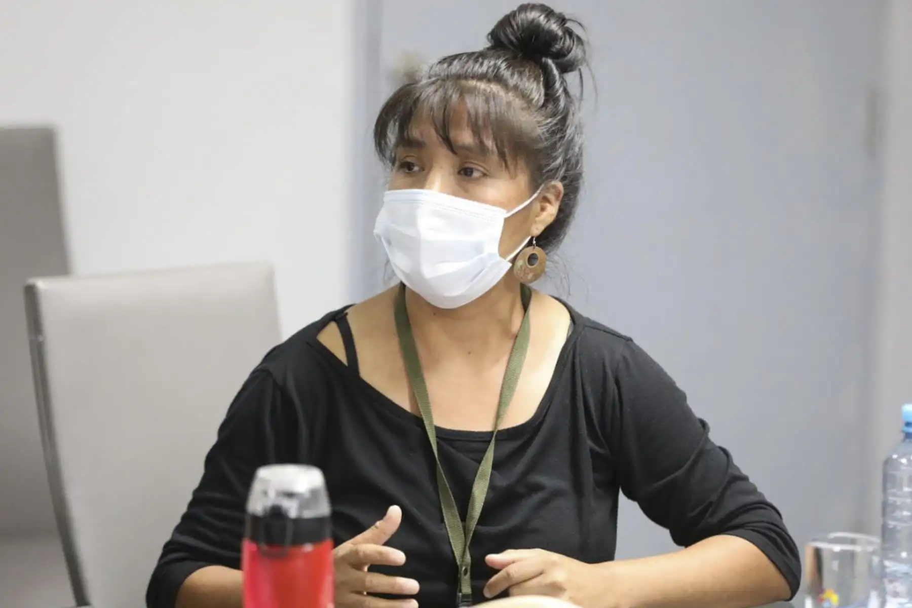 La ministra de Desarrollo e Inclusión Social, Dina Ercilia Boluarte Zegarra, se reunió con la congresista Flor Pablo y con un grupo de lideresas de las ollas comunes de Lima, con el fin de cerrar brechas alimentarias y fortalecer institucionalmente a estas agrupaciones encargadas de la alimentación de la población más necesitada.
Foto: ANDINA/ MIDIS