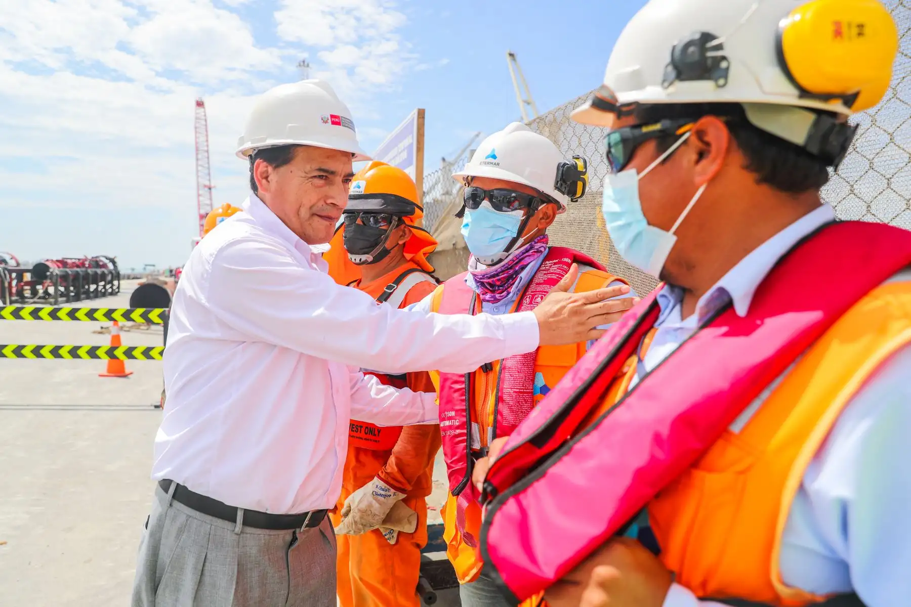Ministro Bustamante inauguró obras de ampliación del Muelle Marginal del Terminal Portuario de Paita. Su modernización contribuye a la reactivación de la economía para el bienestar de los peruanos. Ahora podrá recibir naves de grandes dimensiones.
Foto: ANDINA/MTC