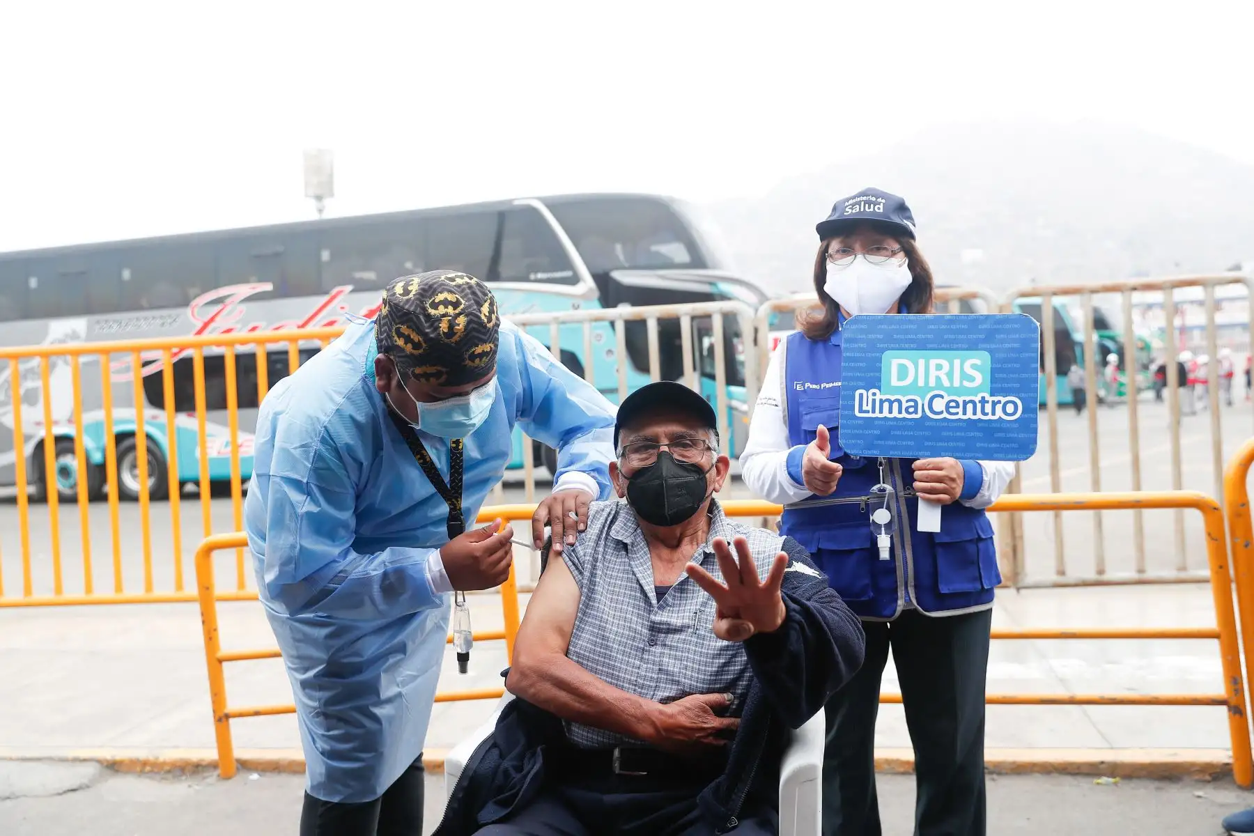 Minsa realiza vacunación contra la COVID-19 en el terminal Yerbateros por Semana Santa
Terminal Terrestre Yerbateros.
 Foto: ANDINA/Renato Pajuelo