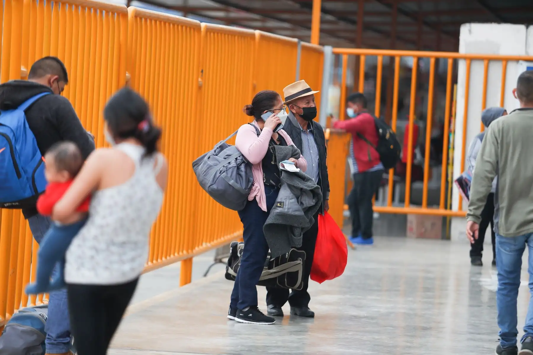 Minsa realiza vacunación contra la COVID-19 en el terminal Yerbateros por Semana Santa
Terminal Terrestre Yerbateros.
 Foto: ANDINA/Renato Pajuelo