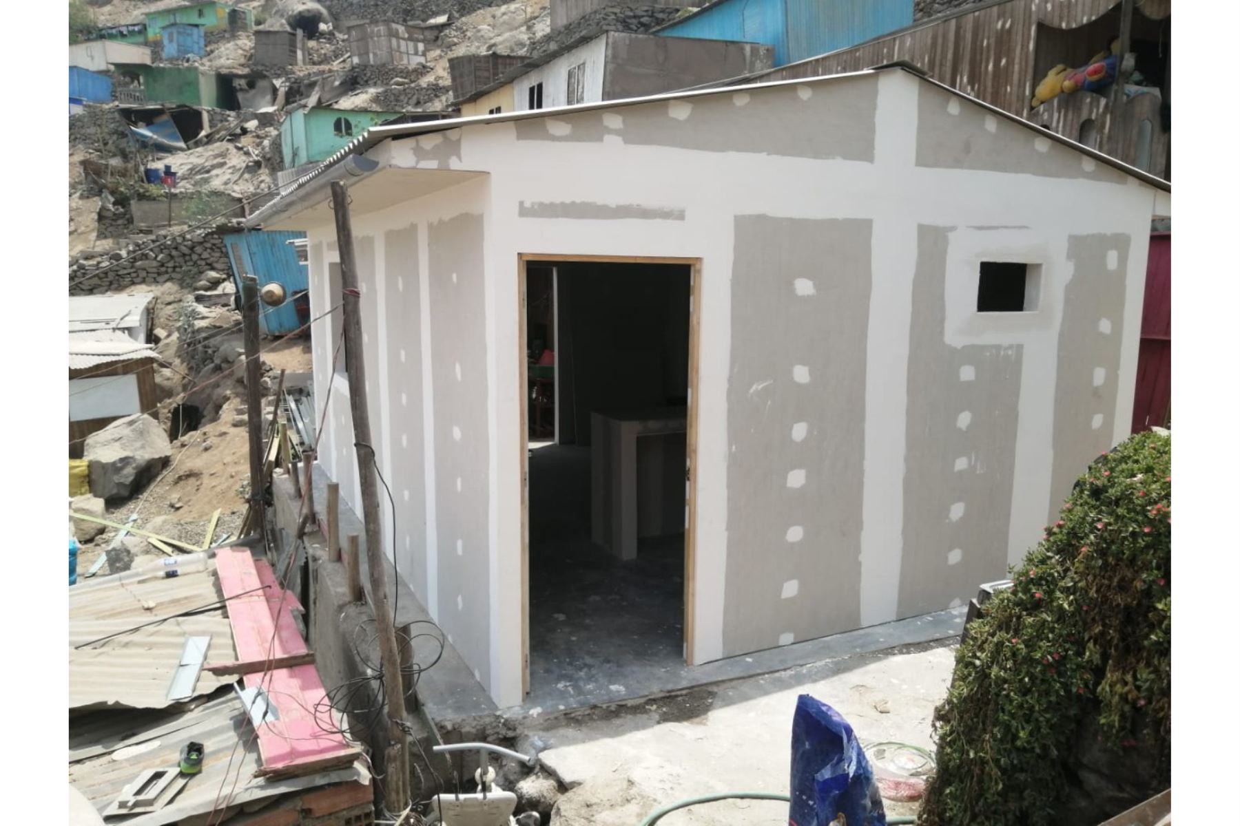 San Juan de Lurigancho: Más de 40 familias se beneficiarán con construcción gratuita