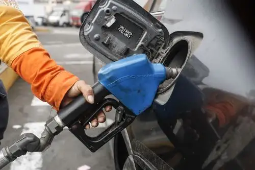 El Gobierno dicta una medida excepcional para garantizar el abastecimiento de combustibles en todo el país ante los fenómenos climáticos.ANDINA