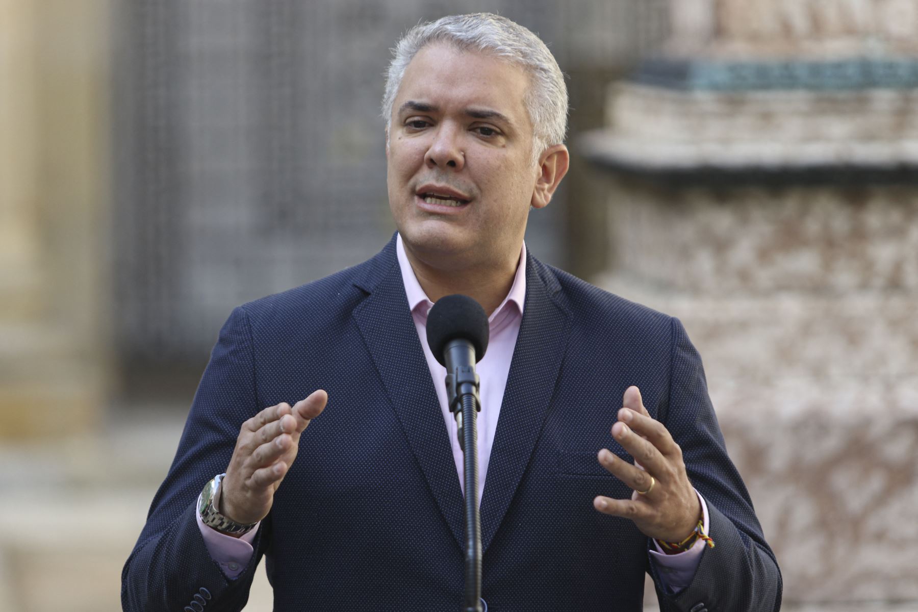 El mandatario colombiano respondió pidiendo "a quienes están lacerando un pueblo inverne" no dar lecciones de paz. Foto: AFP