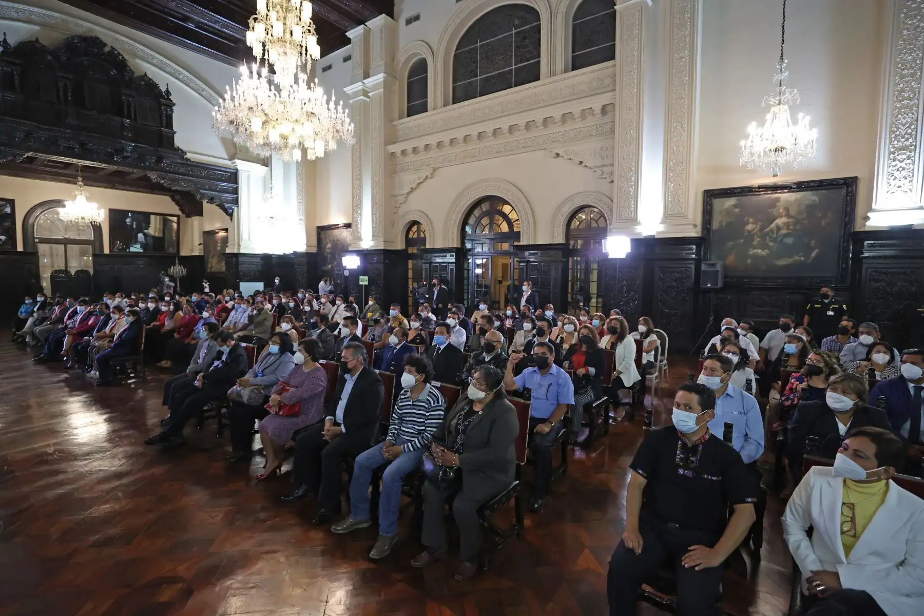 Presidente Pedro Castillo lideró acto de presentación y publicación de la autógrafa de ley para el pago del 100% de compensación por tiempo de servicios (CTS) a los maestros.
Foto: ANDINA/Presidencia Perú