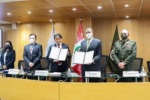 Convenio interinstitucional entre los ministerios de Defensa y Transportes y Comunicaciones.