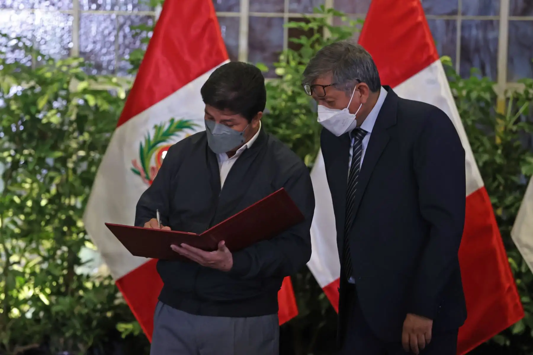 Presidente Pedro Castillo lideró acto de presentación y publicación de la autógrafa de ley para el pago del 100% de compensación por tiempo de servicios (CTS) a los maestros.
Foto: ANDINA/Presidencia Perú