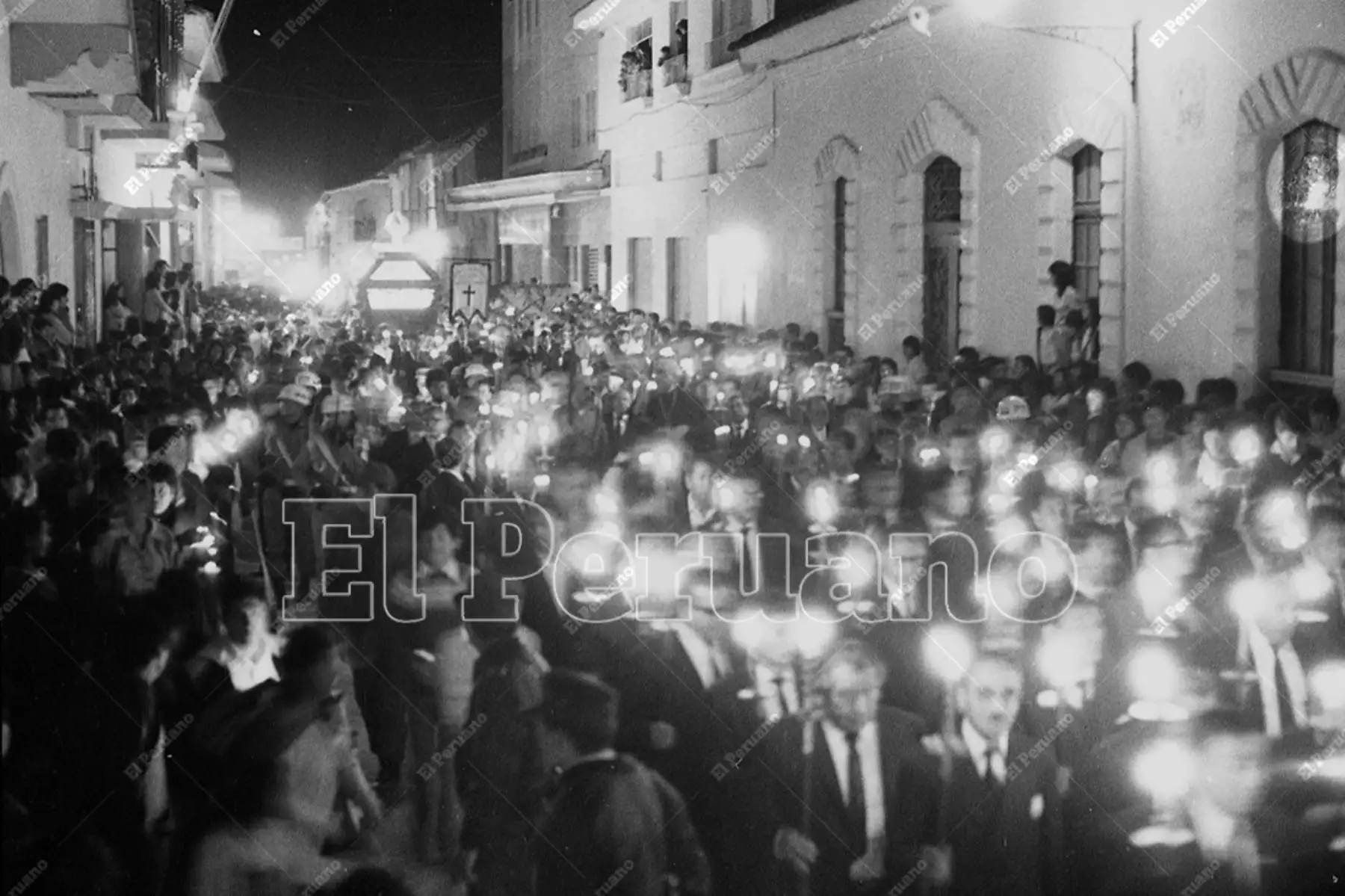 Ayacucho - 29 marzo 1986 / Procesión del Santo Sepulcro en Viernes Santo. Foto: Archivo Histórico de El Peruano