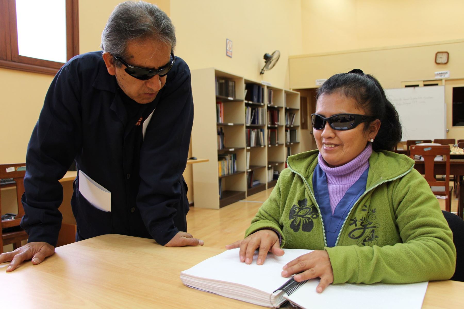 BNP imprime libro de Harry Potter en braille a pedido de persona con discapacidad visual.