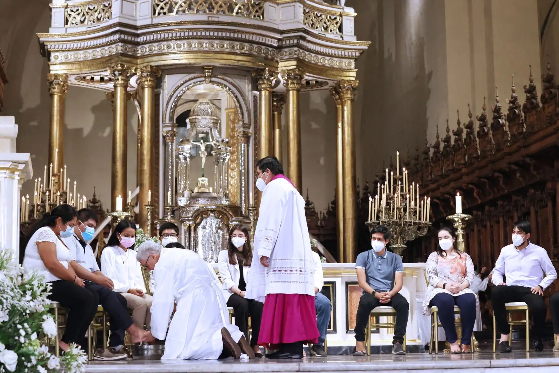 La Santa Misa de la Cena del Señor se realizó en la catedral de Lima, donde los fieles fueron testigos del tradicional lavado de pies que ejemplifica la humildad de Jesús ante sus discípulos.
Foto ANDINA/Melina Mejía