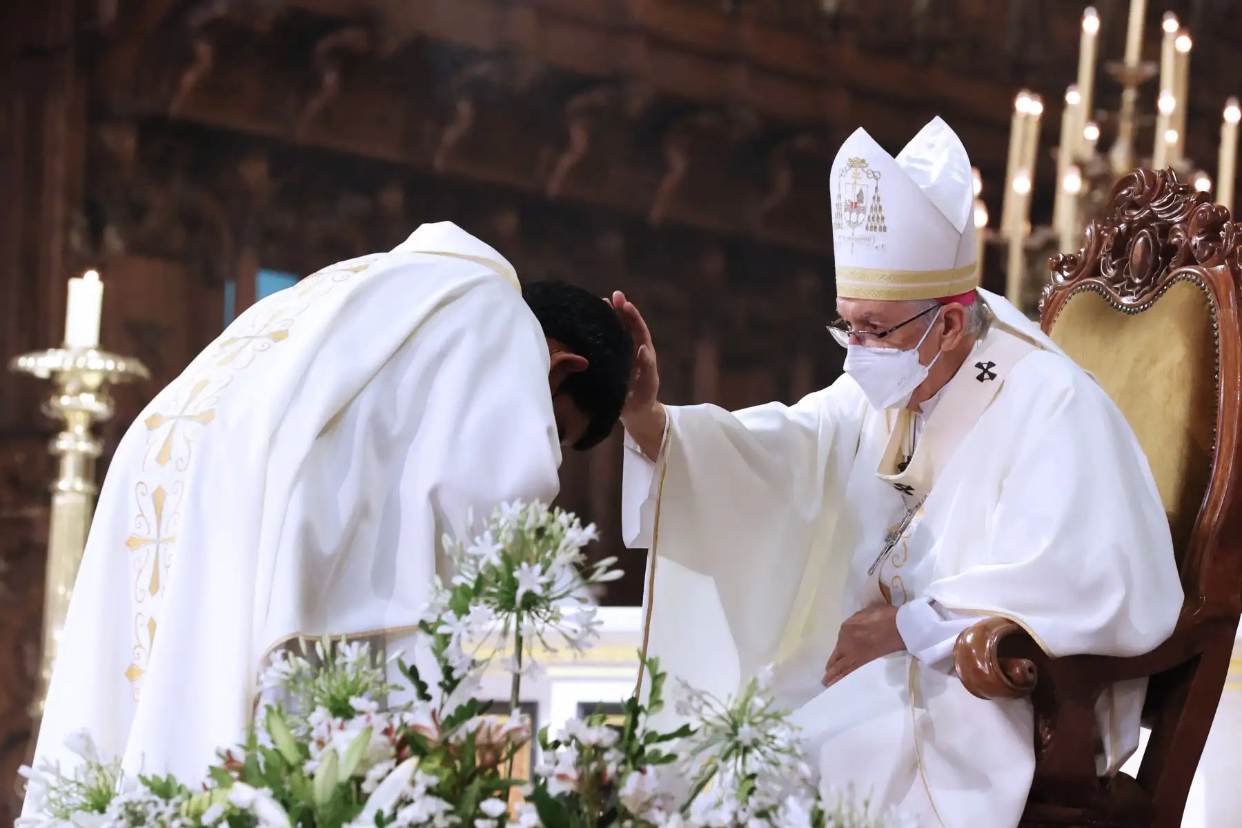 La Santa Misa de la Cena del Señor se realizó en la catedral de Lima, donde los fieles fueron testigos del tradicional lavado de pies que ejemplifica la humildad de Jesús ante sus discípulos.
Foto ANDINA/Melina Mejía