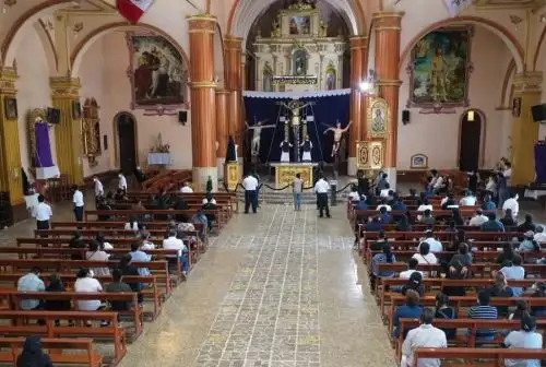 Hoy Viernes Santo, el templo San Juan Bautista del distrito de Catacaos vuelve a ser el epicentro de una de las mayores expresiones de fervor religioso cristiano con la exposición del Santo Calvario, venerado por cientos de devotos que acuden desde diversas zonas de Piura e, incluso, de otras provincias del Perú. Foto: Municipalidad Distrital de Catacaos