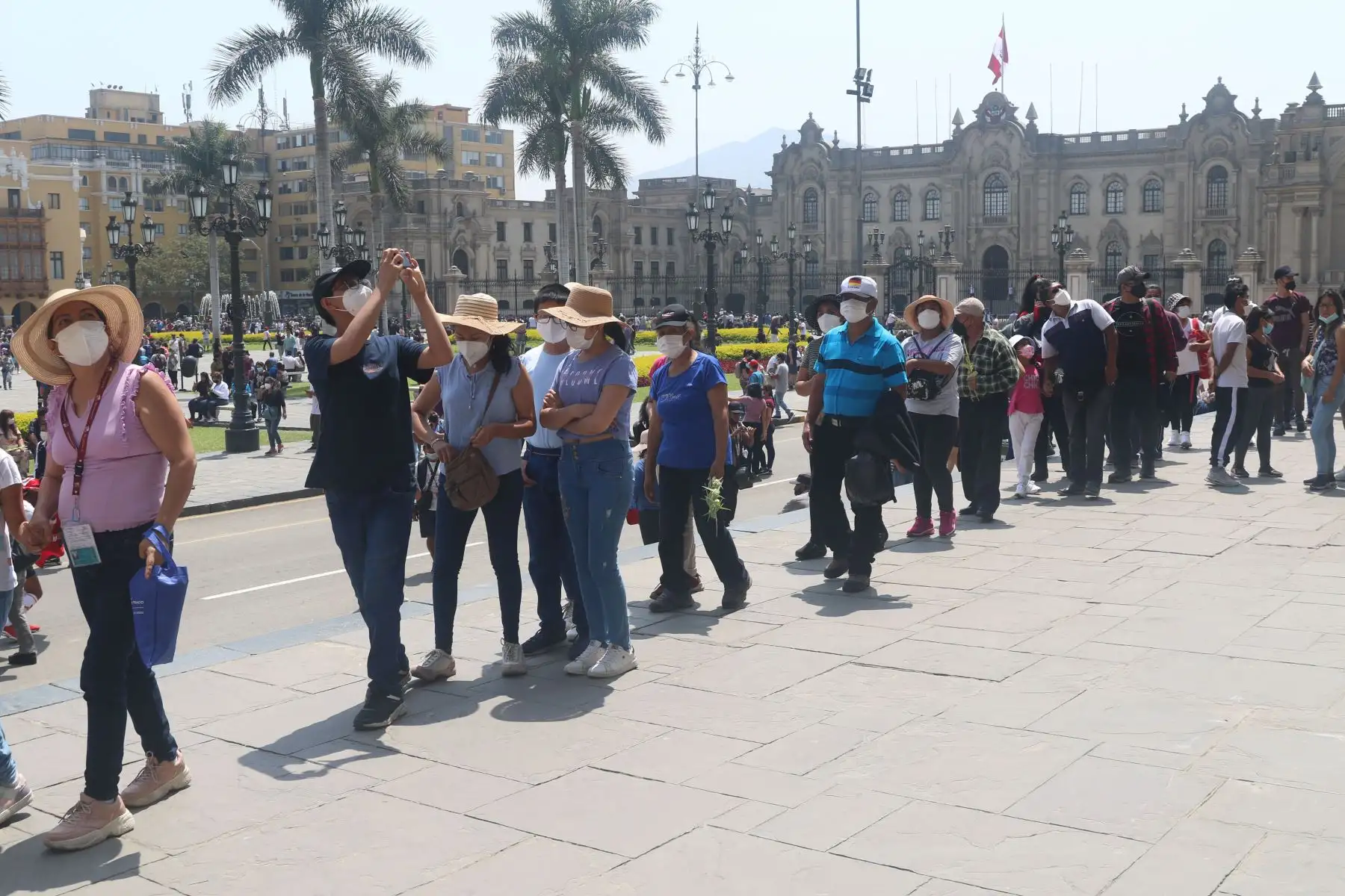 Fieles recorren las iglesias del Centro de Lima por Viernes Santo.
Una de las iglesias más visitadas, es la Catedral de Lima.
Foto: ANDINA/ Eddy Ramos