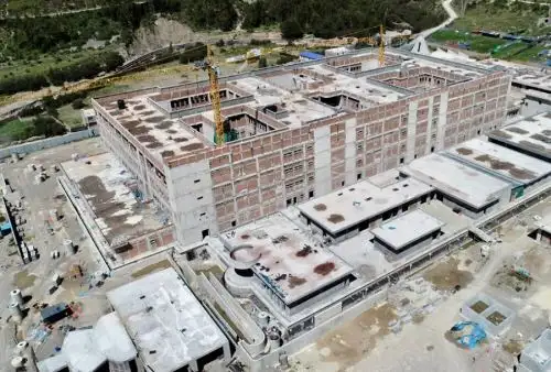 El coordinador general del Programa Nacional de Inversiones en Salud (Pronis), Carlos Cantorín Camayo, junto con el equipo técnico, llegó a la región de Huancavelica para inspeccionar las obras del hospital Zacarías Correa Valdivia, ubicado en el distrito de Ascensión.