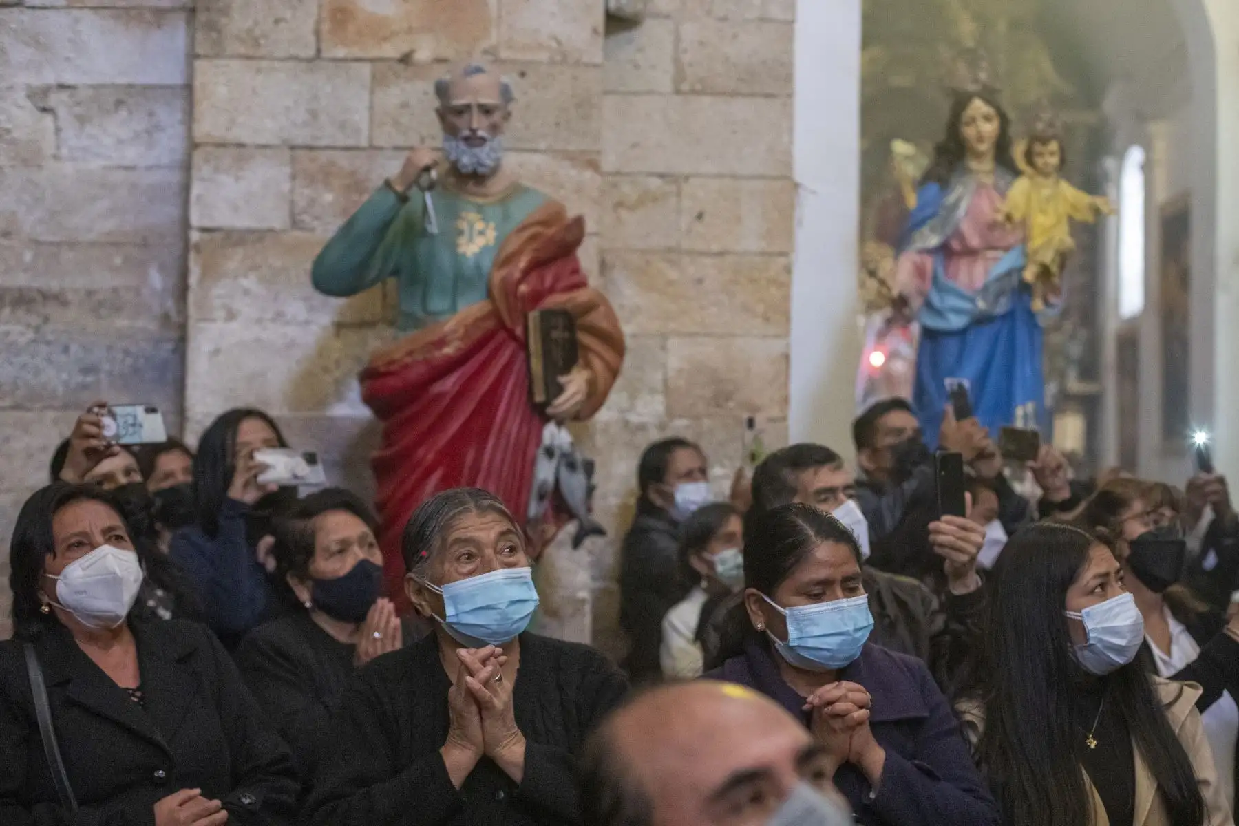 Como es costumbre en la provincia de Huanta en Ayacucho, cada viernes santo se celebra el Sermón de las tres horas conmemorando las siete palabras que dijo Cristo antes de morir en la cruz. Foto: ANDINA/Carla Patiño