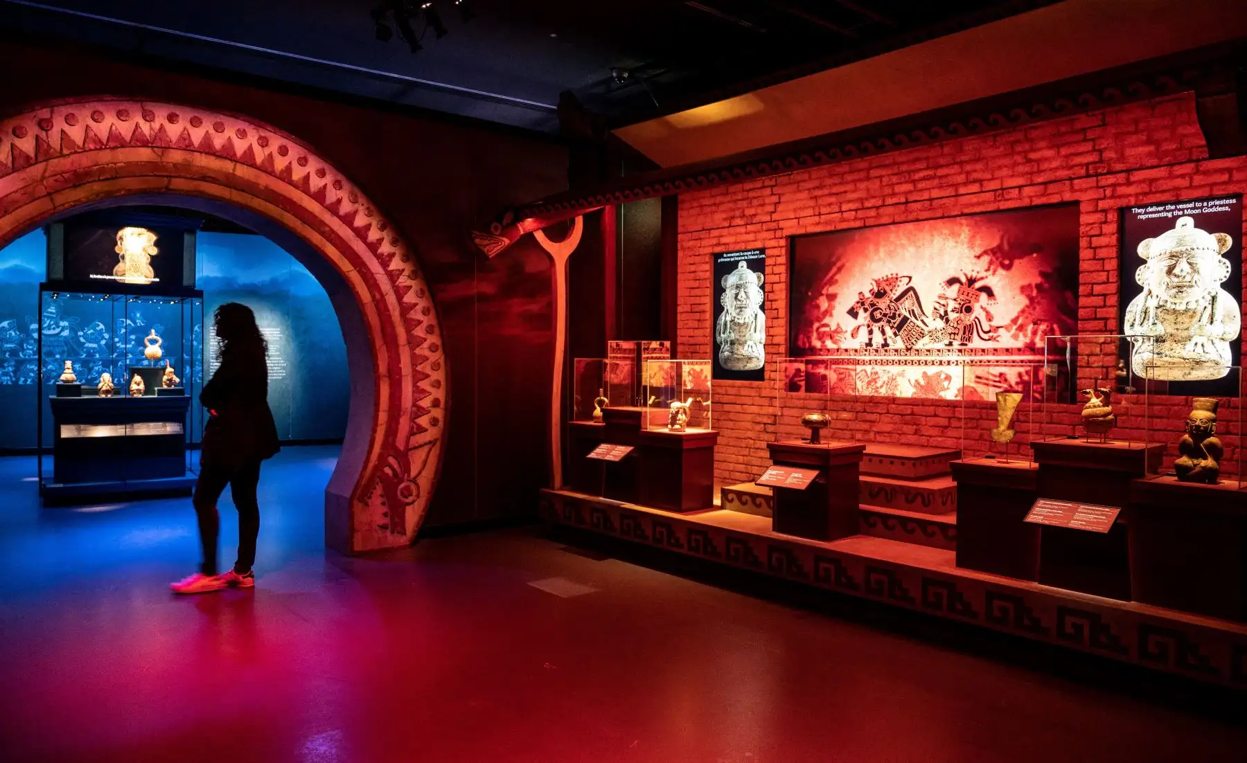 La exposición "Machu Picchu y los Tesoros del Perú" es una exposición excepcional que recorre 3.000 años de civilizaciones precolombinas, hasta el misterio de Machu Picchu. 
Foto: ANDINA/ AFP