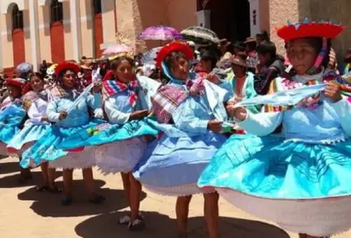 El Ministerio de Cultura declaró Patrimonio Cultural de la Nación a la danza qanchis de Ayaviri, del distrito de Ayaviri, provincia de Melgar, departamento de Puno, por entrelazar aspectos como la representación de la etnia qanchis y ser parte imprescindible de la festividad en honor de la Virgen de la Candelaria.