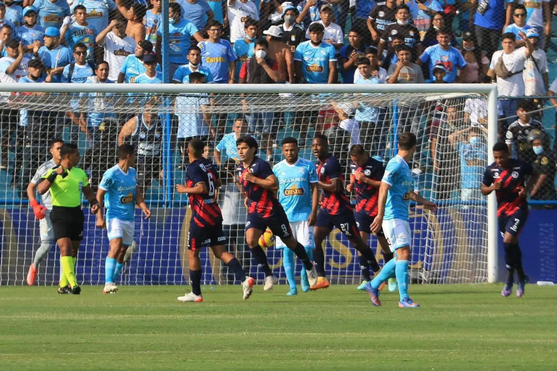 Sporting Cristal enfrenta a Deportivo Municipal por la décima fecha la Liga 1, en el estadio Alberto Gallardo. Foto: Liga 1