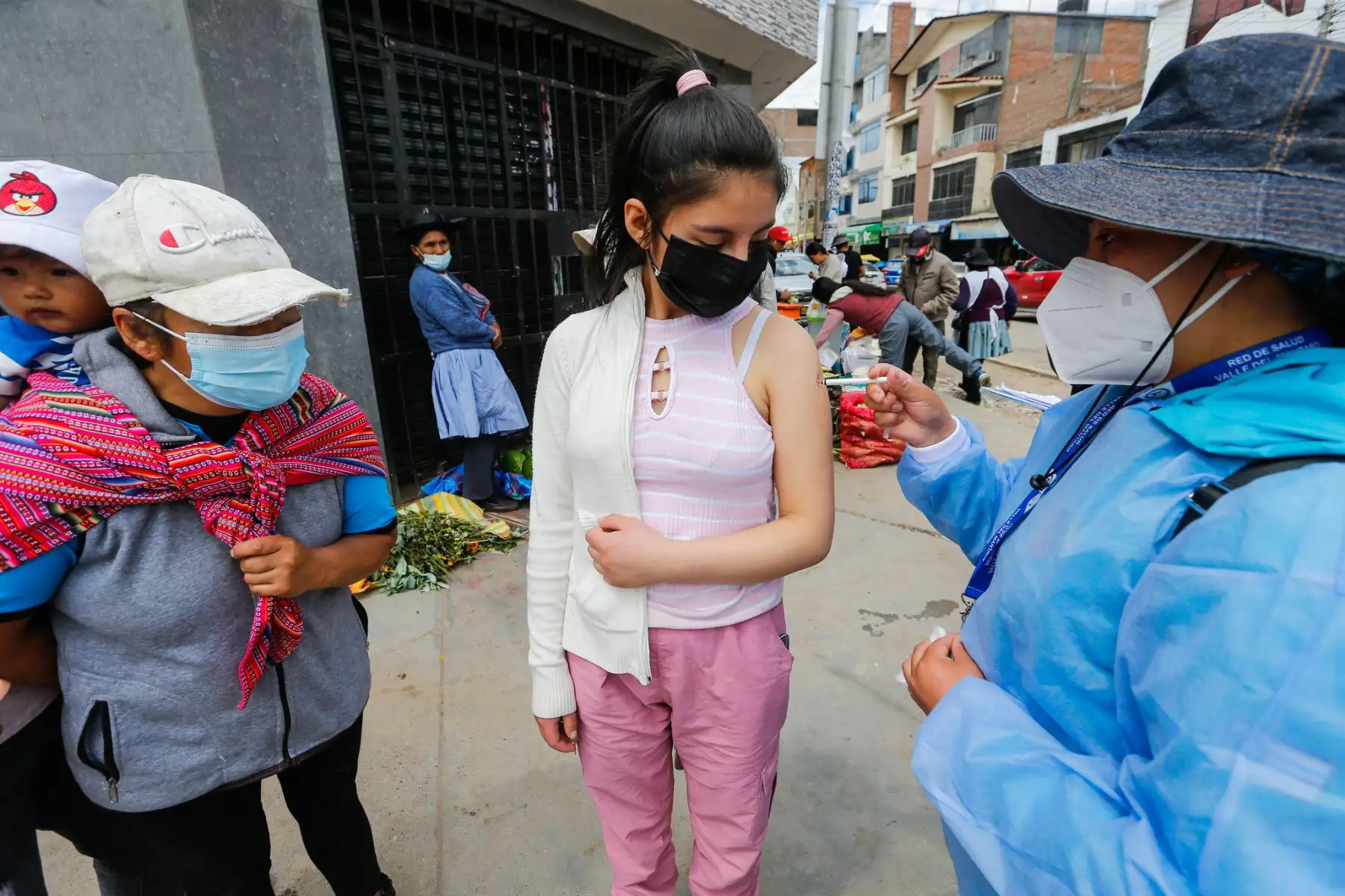 El ministerio de Salud desarrolló hoy una jornada de vacunación contra la covid-19, en la ciudad de Huancayo. Foto: ANDINA/Minsa