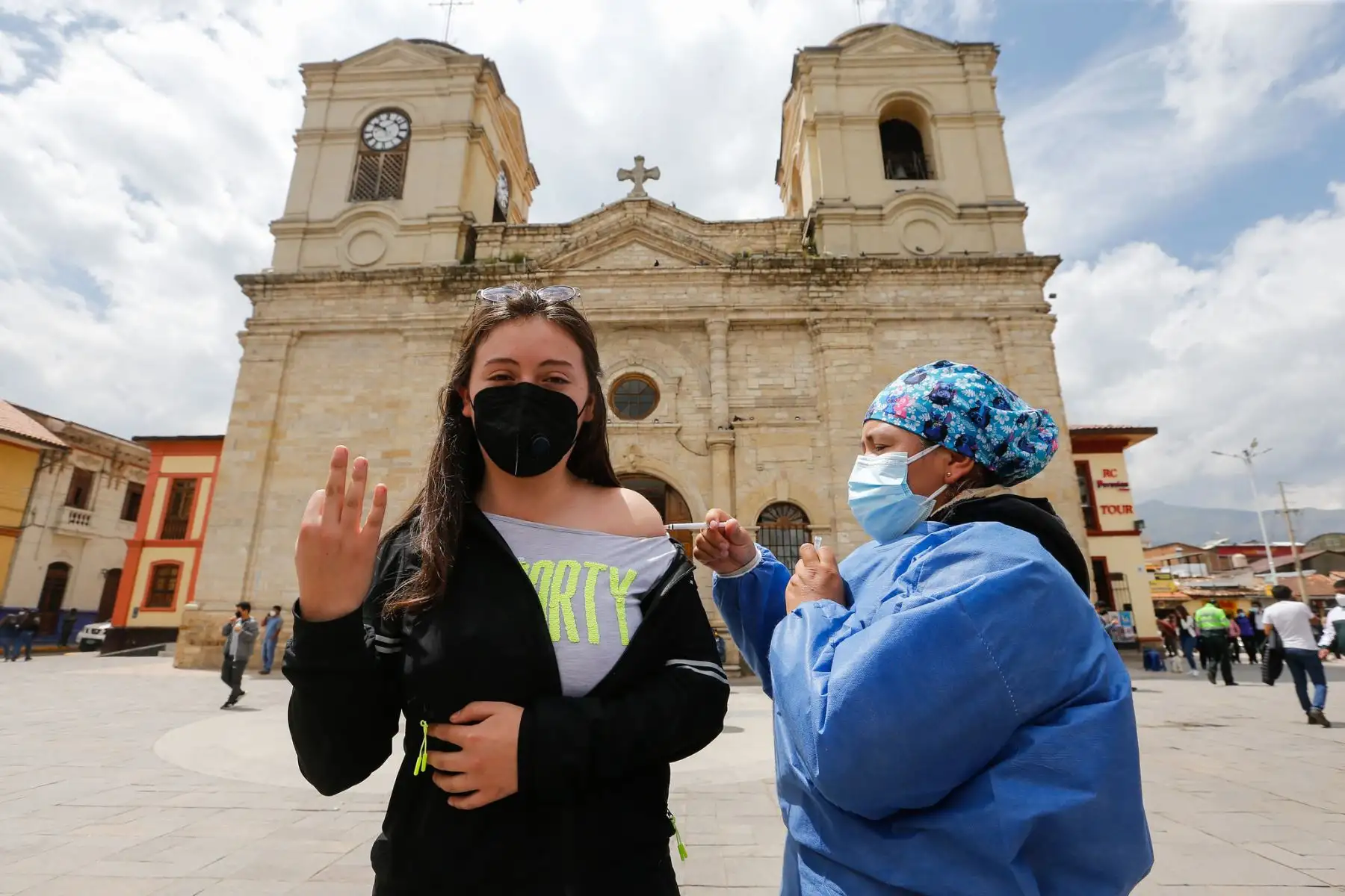 El ministerio de Salud desarrolló hoy una jornada de vacunación contra la covid-19, en la ciudad de Huancayo. Foto: ANDINA/Minsa