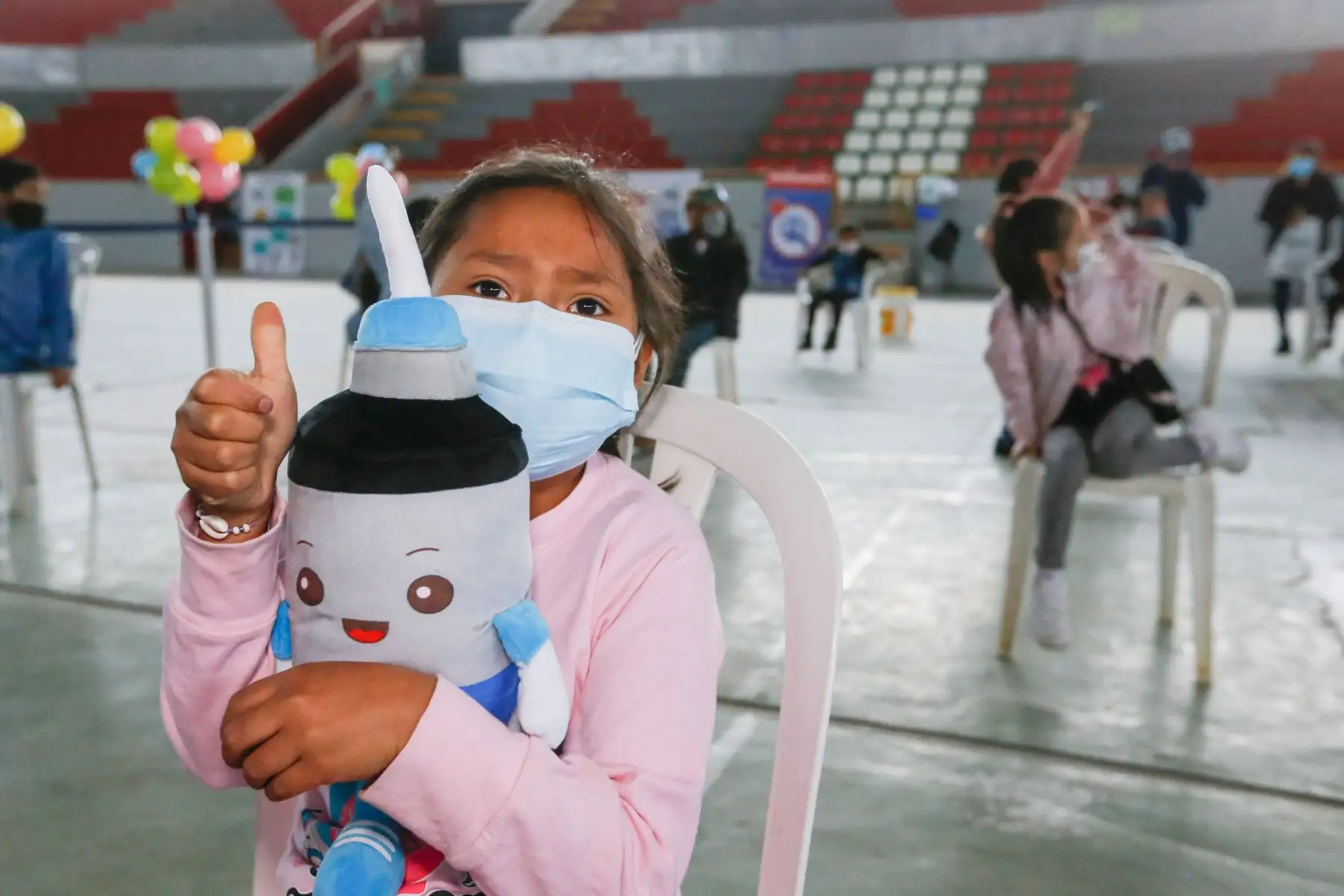 El ministerio de Salud desarrolló hoy una jornada de vacunación contra la covid-19, en la ciudad de Huancayo. Foto: ANDINA/Minsa