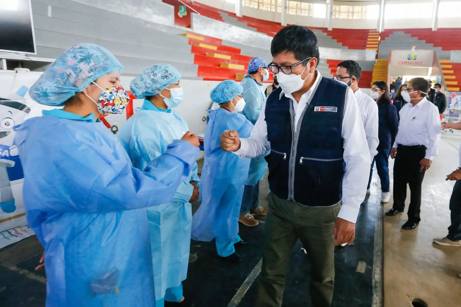 El ministro de Salud, Jorge López Peña, superviso hoy la jornada de vacunación contra la covid-19, en Huancayo. Foto: ANDINA/Minsa