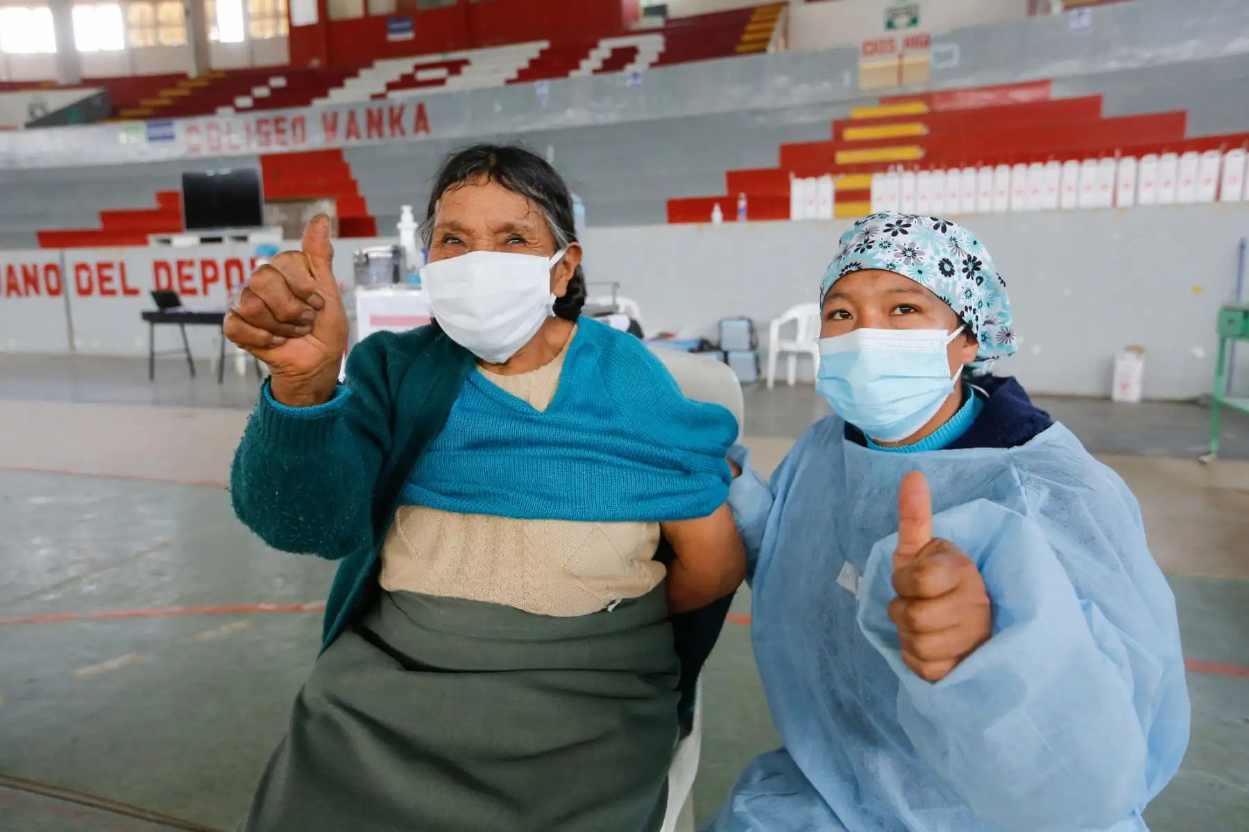 El ministerio de Salud desarrolló hoy una jornada de vacunación contra la covid-19, en la ciudad de Huancayo. Foto: ANDINA/Minsa